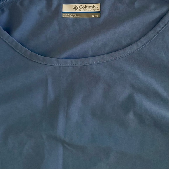 Columbia Train Long Sleeve Top Periwinkle Blue Athleisure Split Hem Sporty Chic - Picture 3 of 5